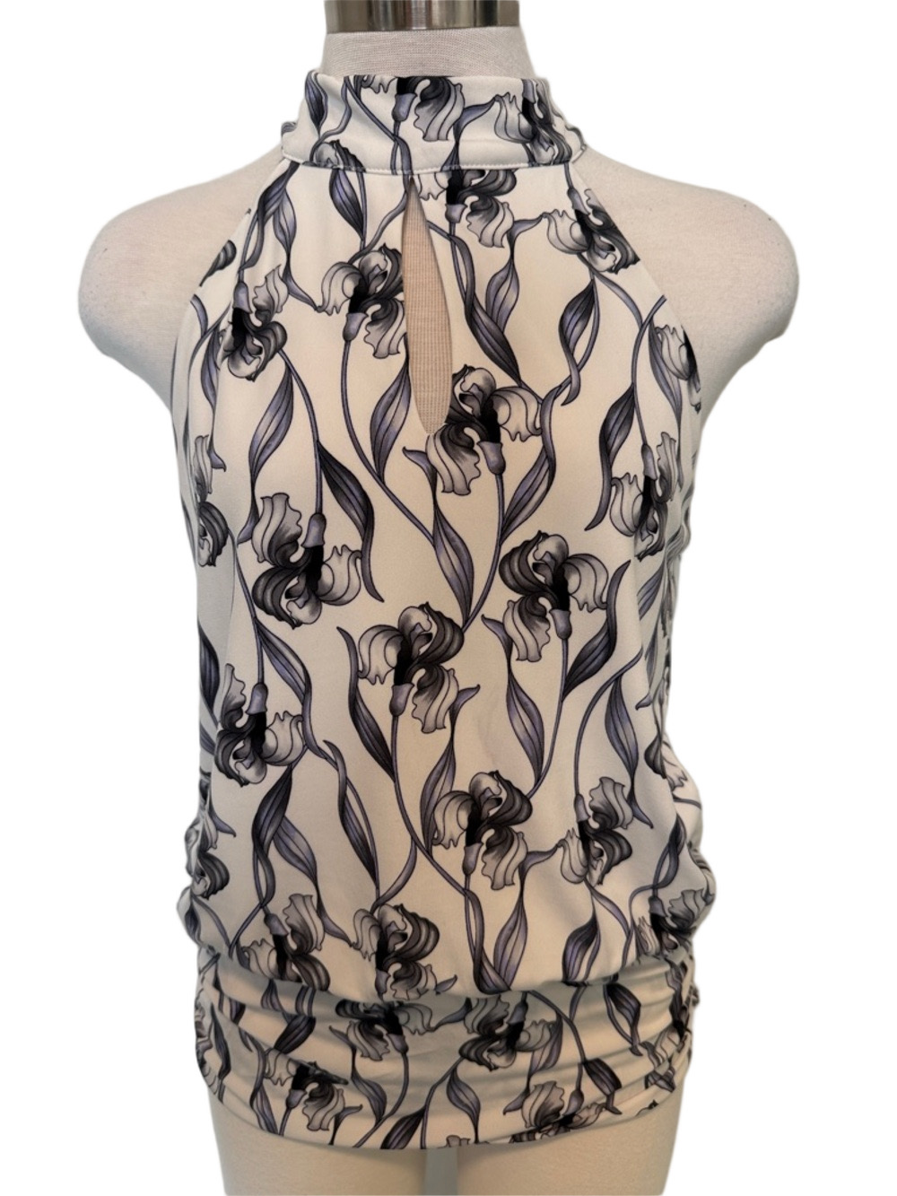 White House Black Market blue floral top sz S